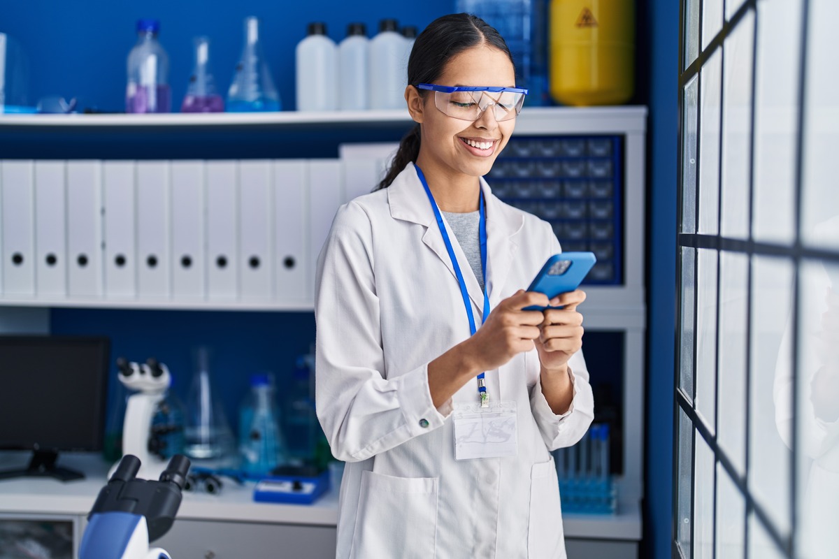 Communicating with Your Life Sciences Recruiter