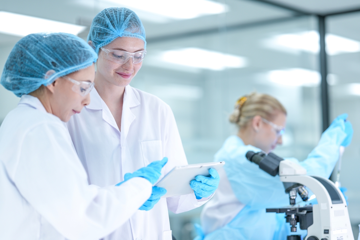 How Clinical, Regulatory, and Biometrics Teams Need to Work Together to Keep Trials on Track